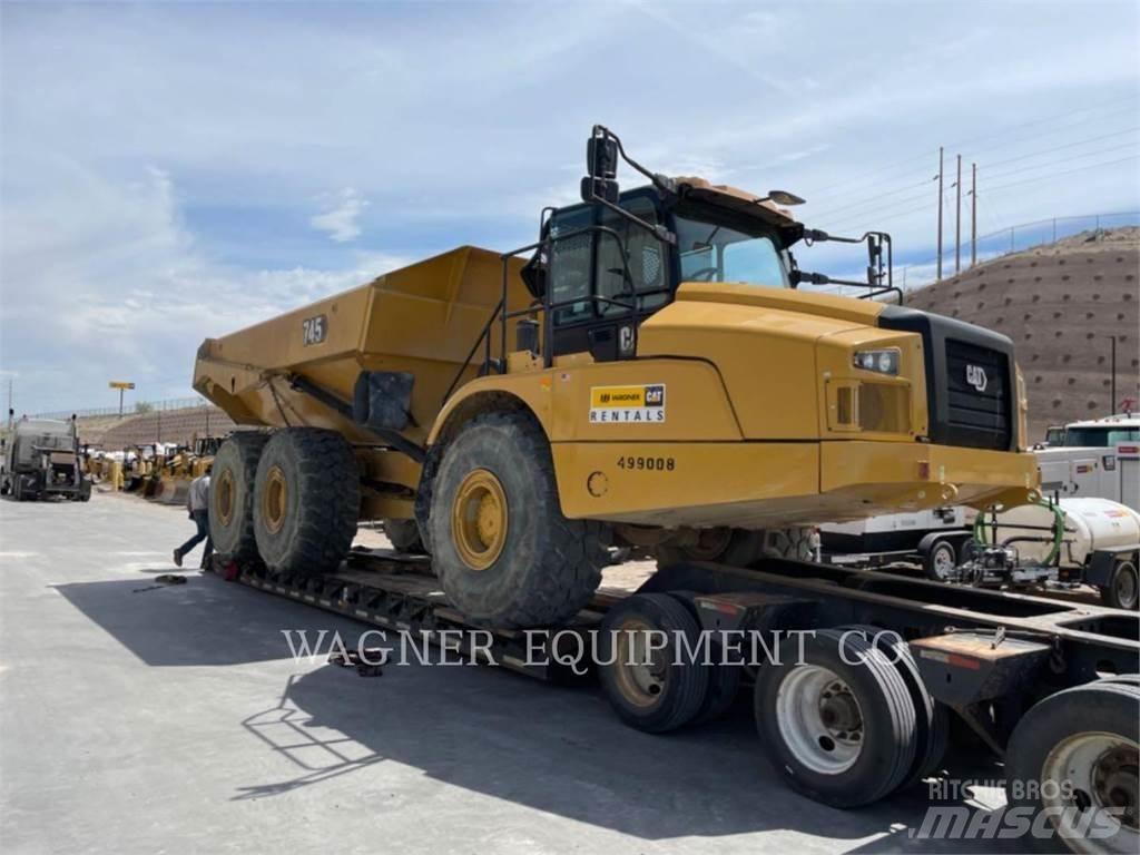 CAT 745 鉸接式起吊車