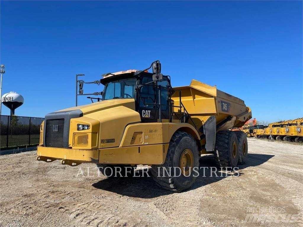 CAT 745 鉸接式起吊車