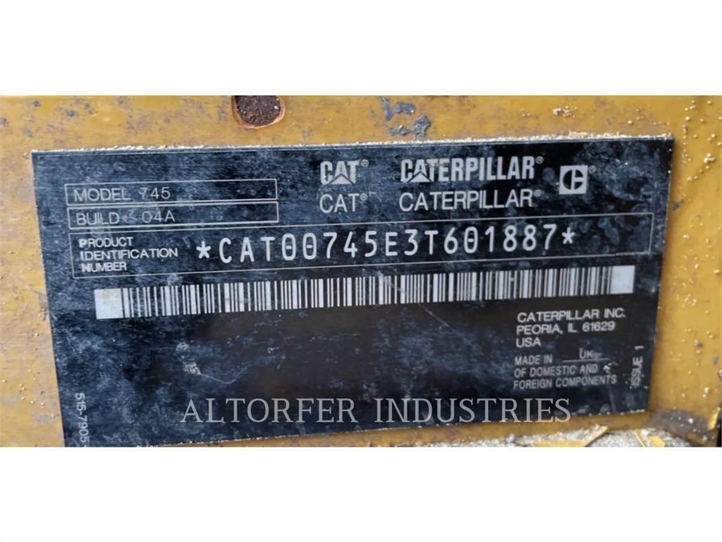 CAT 745 鉸接式起吊車