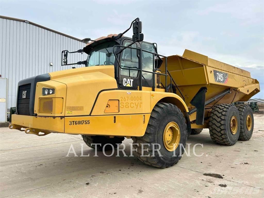 CAT 745 鉸接式起吊車
