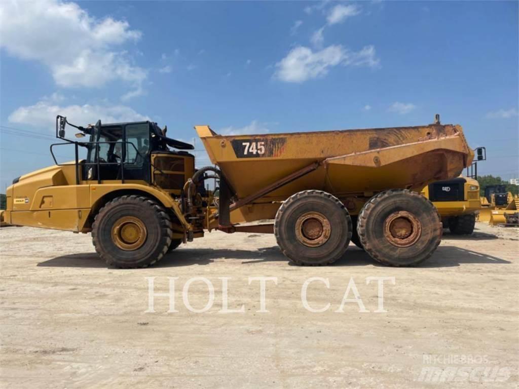 CAT 745 鉸接式起吊車