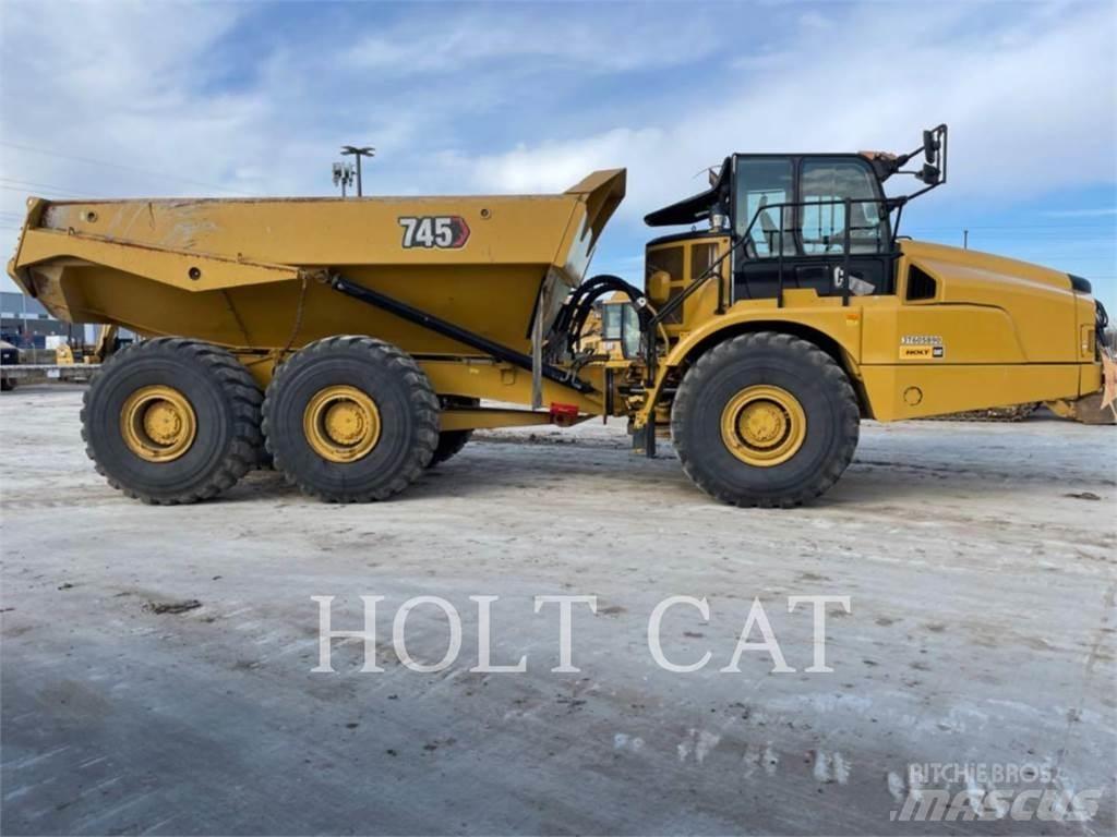 CAT 745 鉸接式起吊車