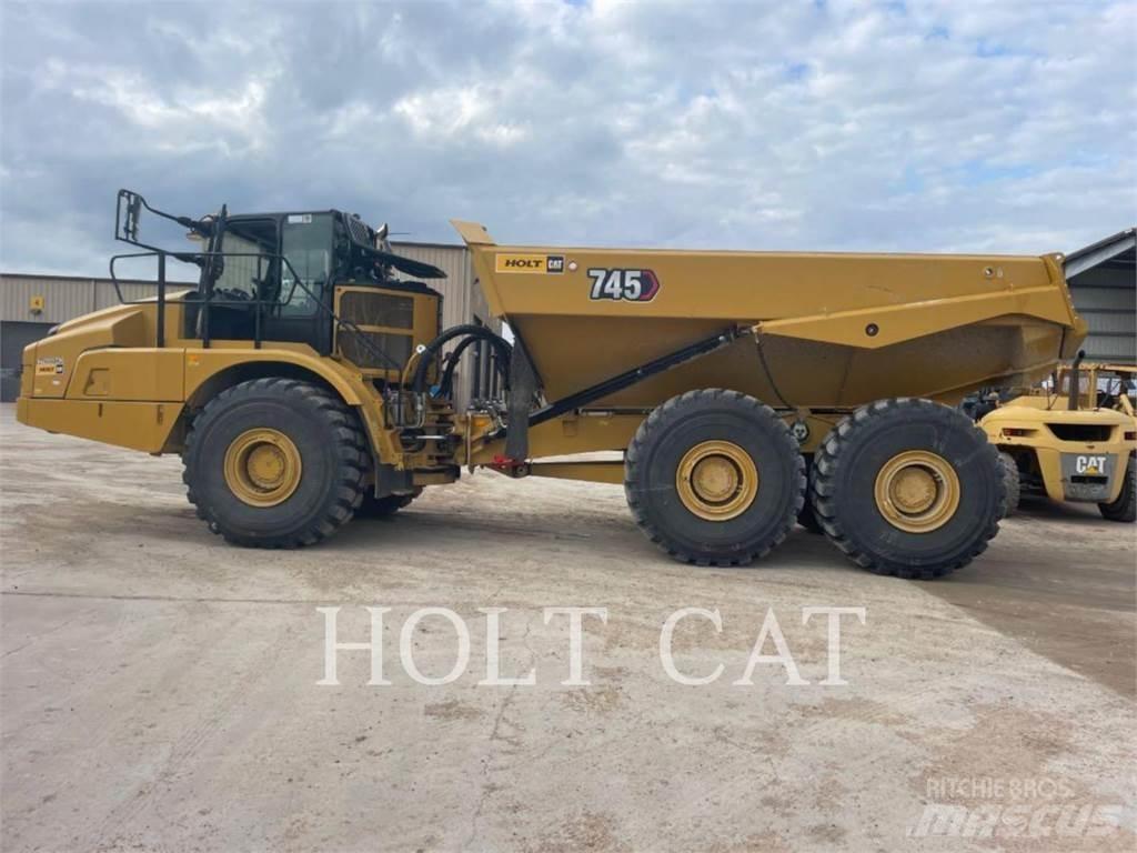CAT 745 鉸接式起吊車