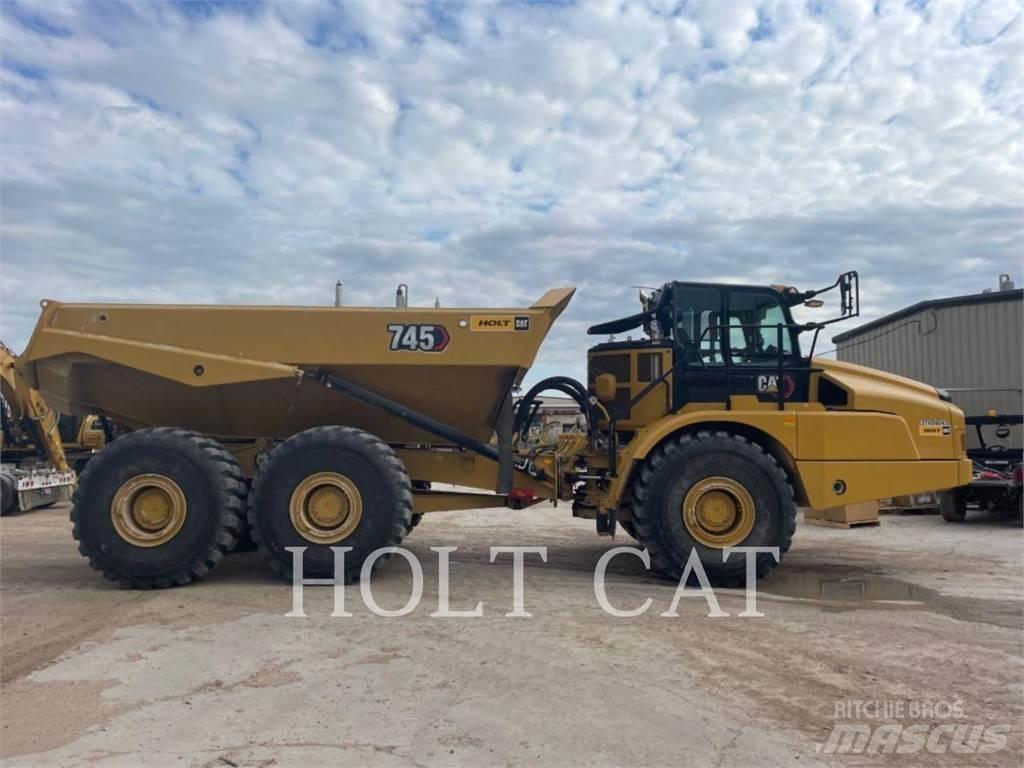 CAT 745 鉸接式起吊車
