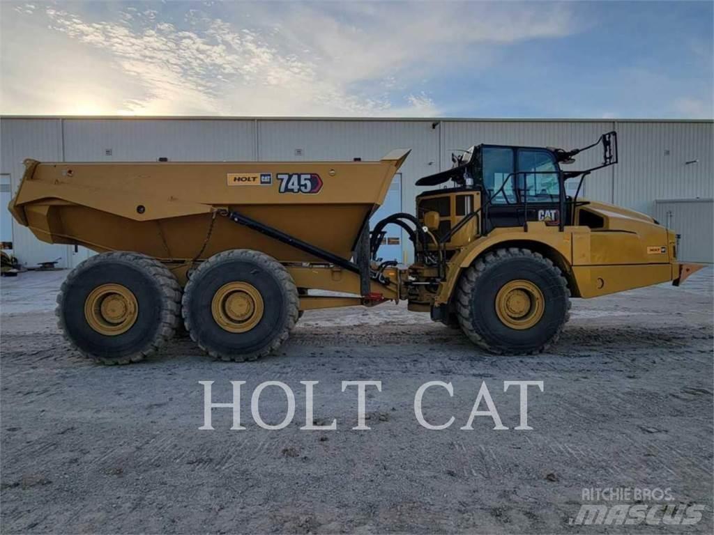 CAT 745 鉸接式起吊車