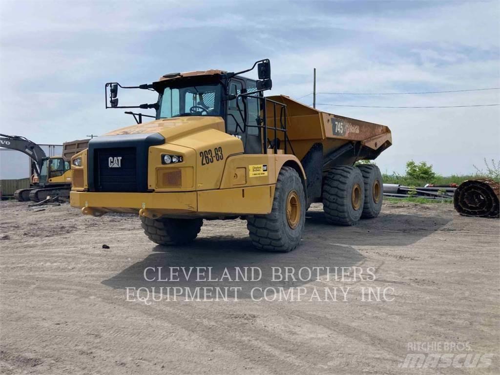 CAT 745 鉸接式起吊車