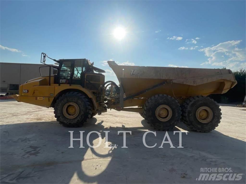 CAT 745 鉸接式起吊車