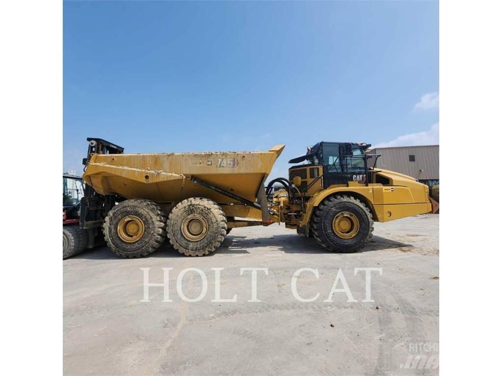 CAT 745 鉸接式起吊車