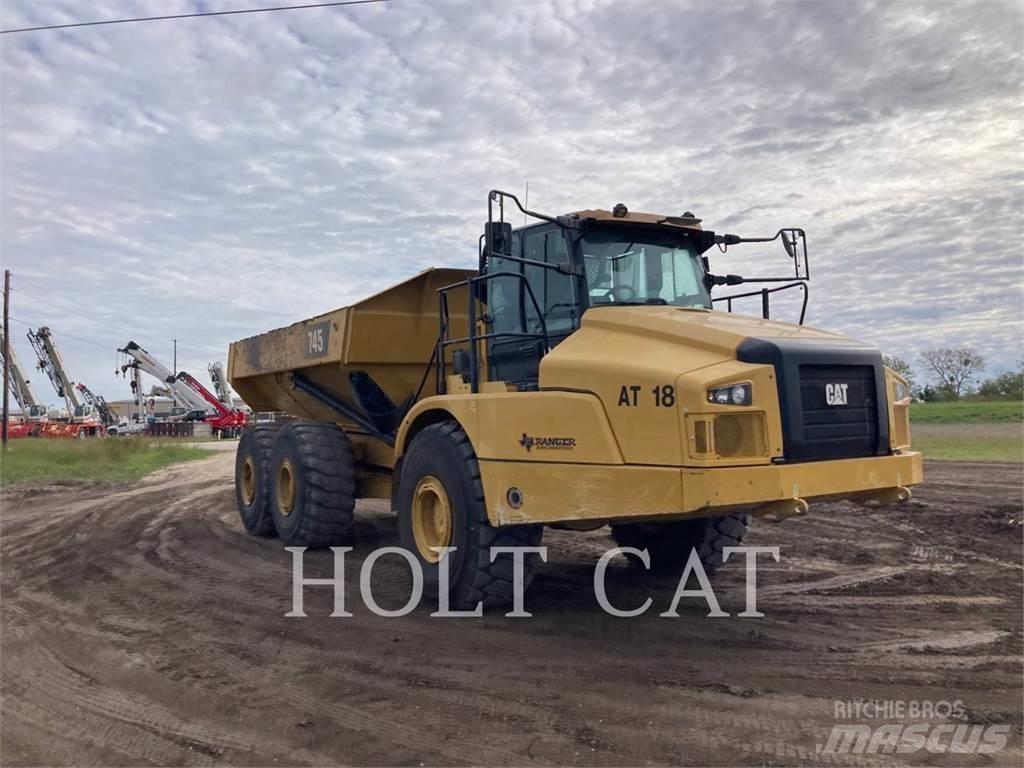 CAT 745 鉸接式起吊車