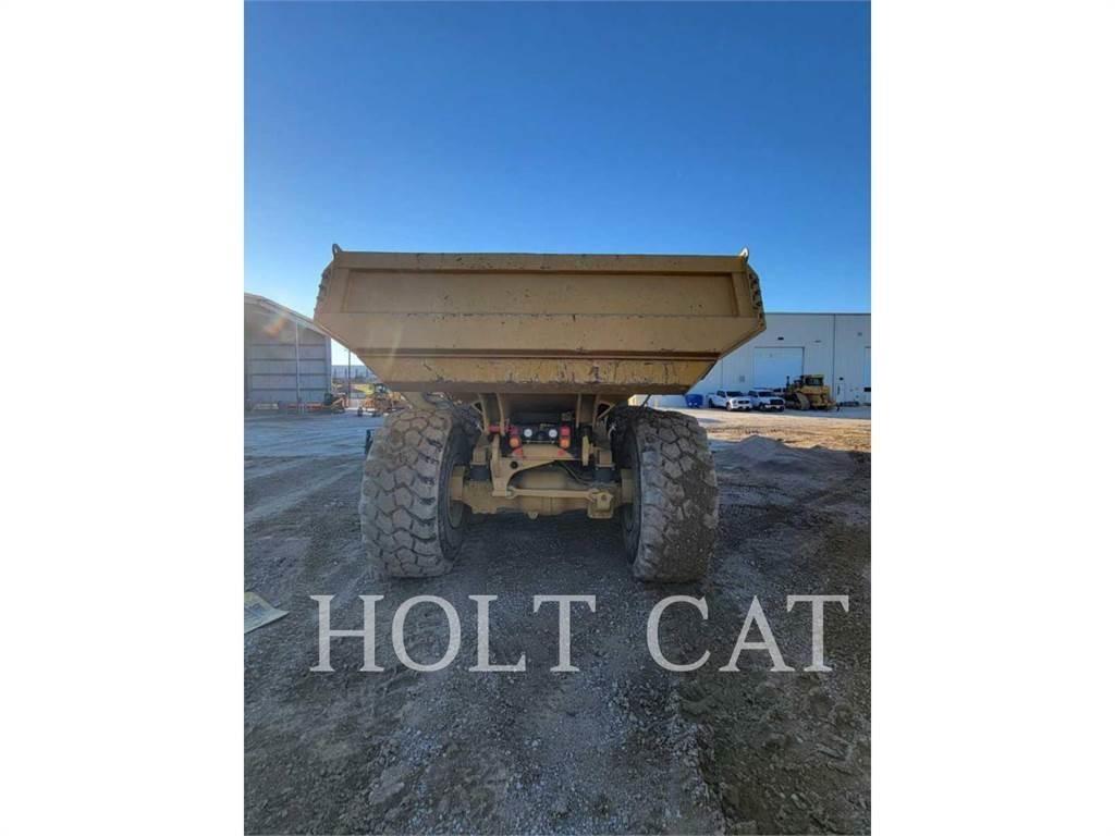 CAT 745 鉸接式起吊車