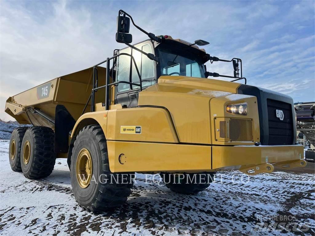 CAT 745 鉸接式起吊車