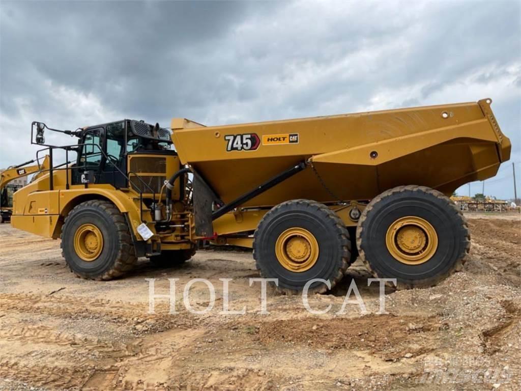 CAT 745 鉸接式起吊車