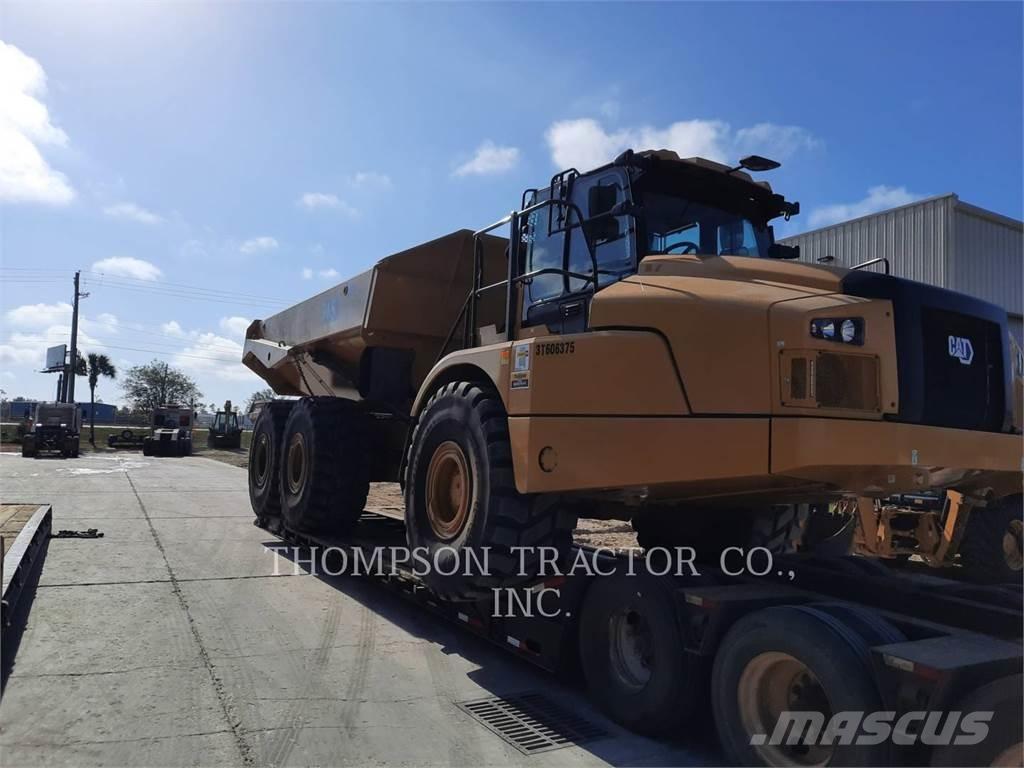 CAT 745 鉸接式起吊車