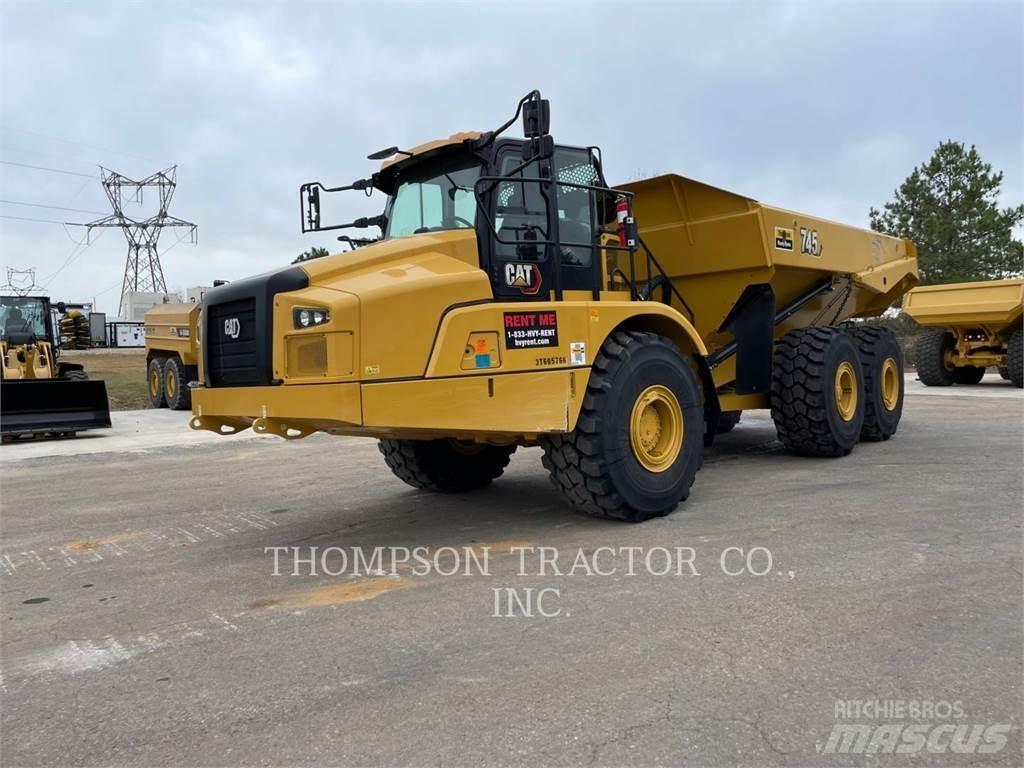 CAT 745 鉸接式起吊車