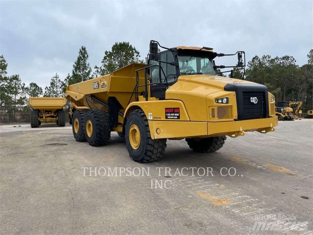 CAT 745 鉸接式起吊車