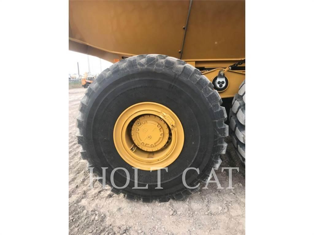 CAT 745 鉸接式起吊車