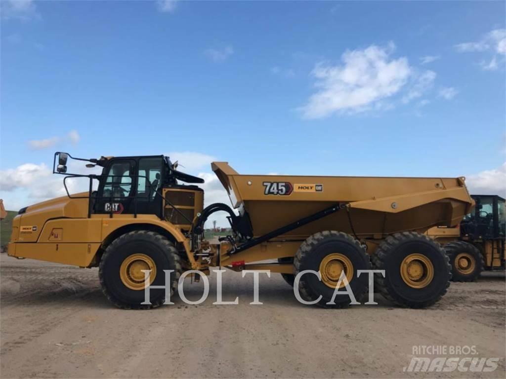 CAT 745 鉸接式起吊車