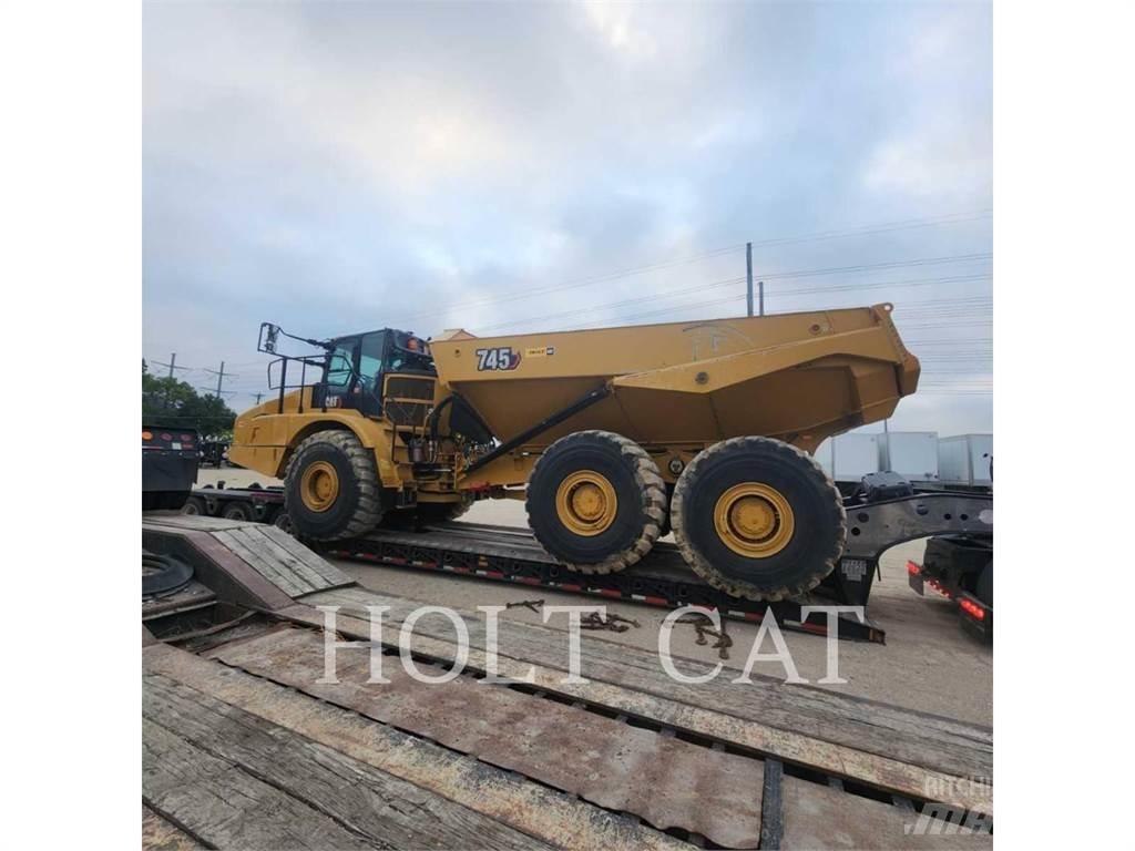CAT 745 鉸接式起吊車