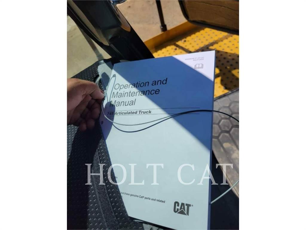 CAT 745 鉸接式起吊車