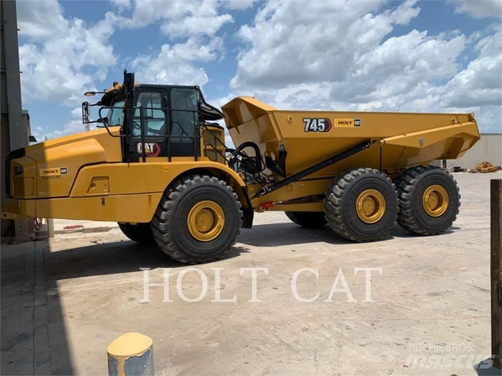 CAT 745 鉸接式起吊車