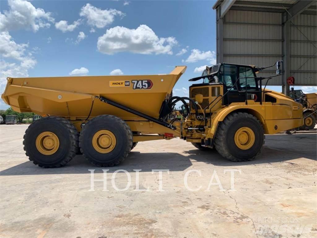 CAT 745 鉸接式起吊車