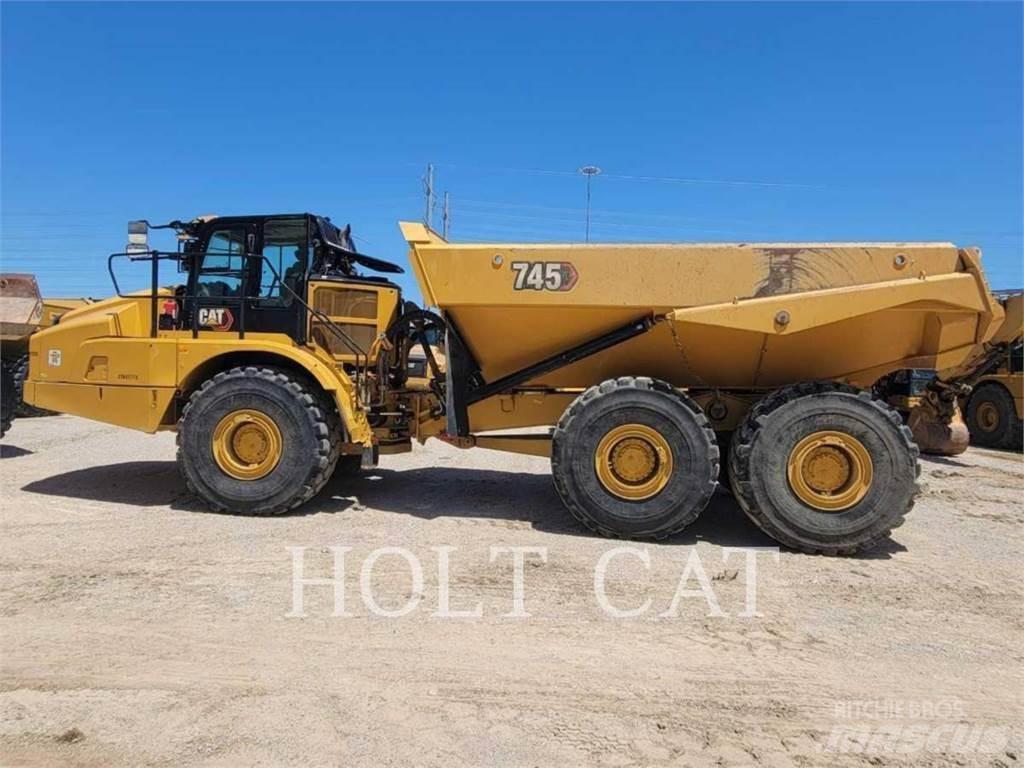 CAT 745 鉸接式起吊車
