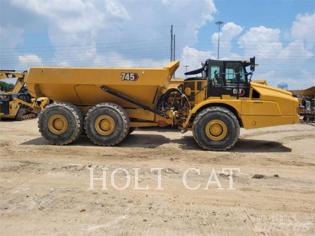 CAT 745 鉸接式起吊車