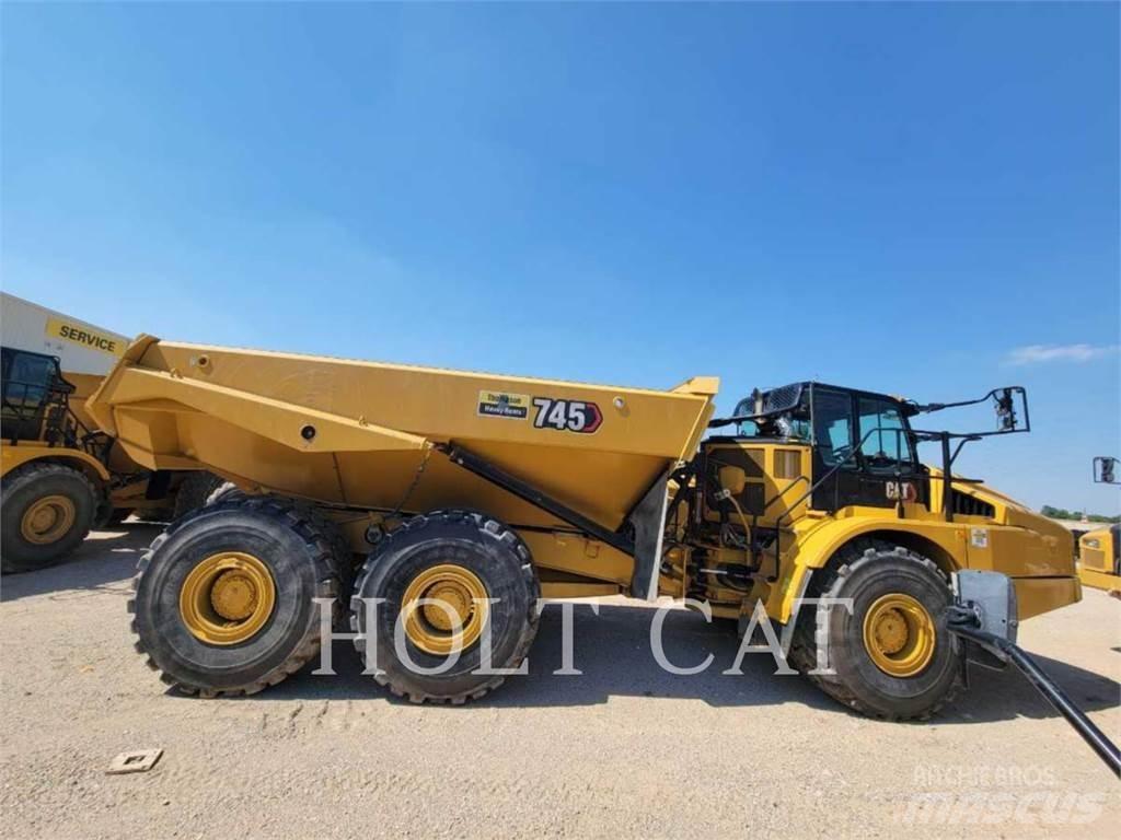 CAT 745 鉸接式起吊車