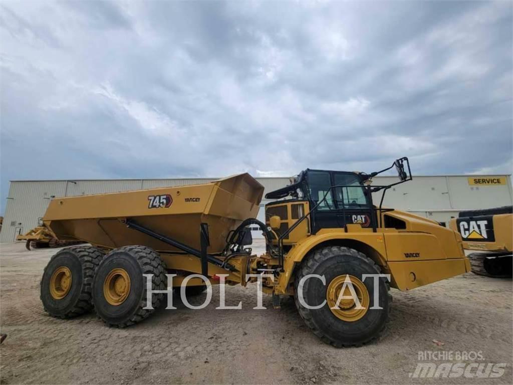CAT 745 鉸接式起吊車