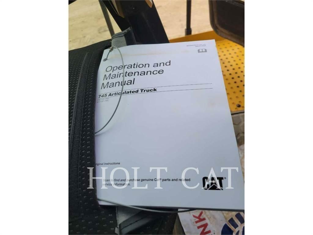 CAT 745 鉸接式起吊車