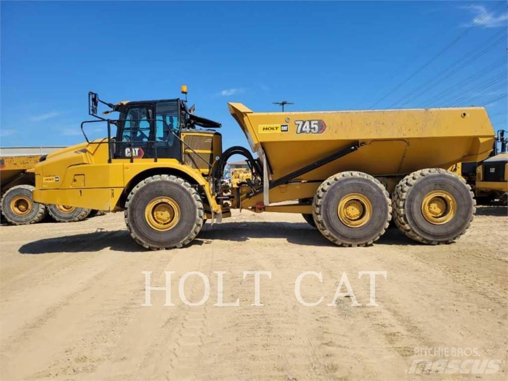 CAT 745 鉸接式起吊車