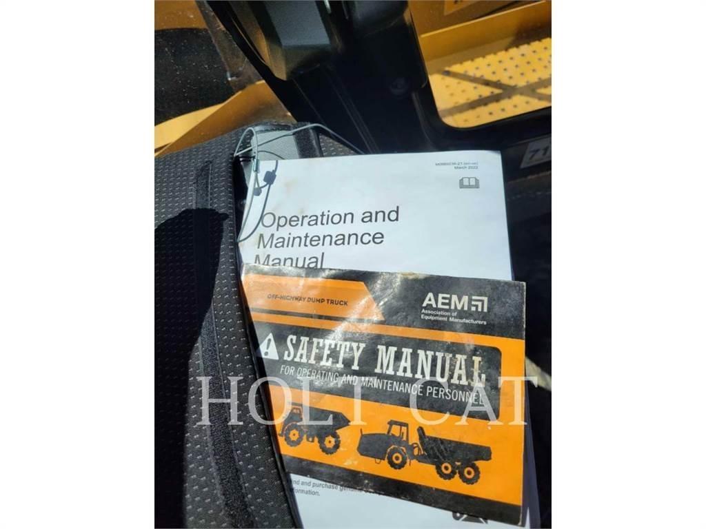 CAT 745 鉸接式起吊車