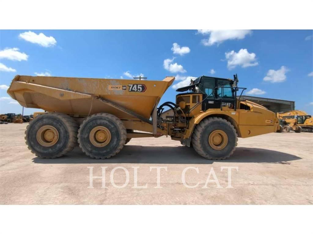 CAT 745 鉸接式起吊車