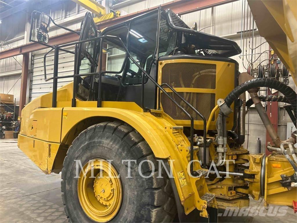 CAT 745 鉸接式起吊車