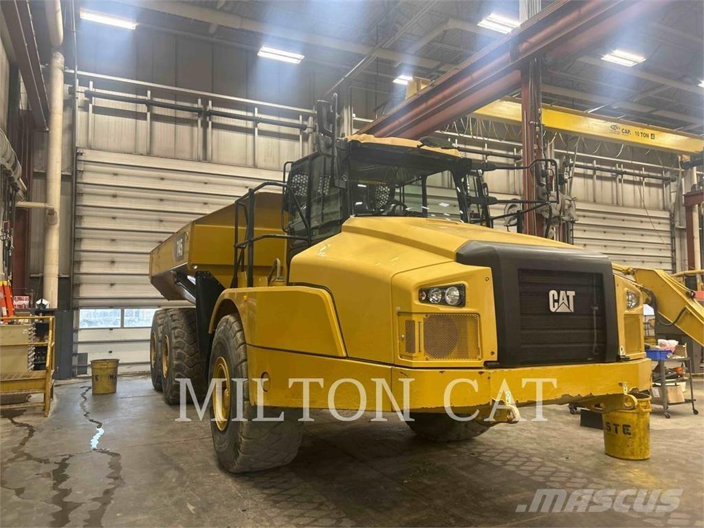 CAT 745 鉸接式起吊車