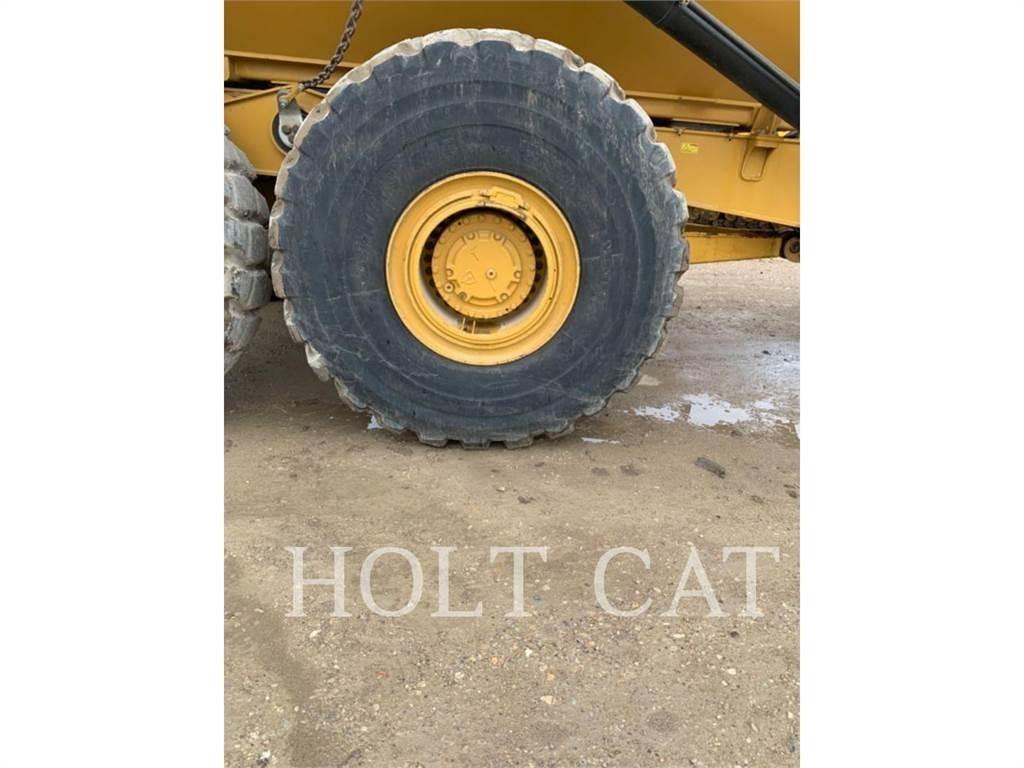 CAT 745 鉸接式起吊車