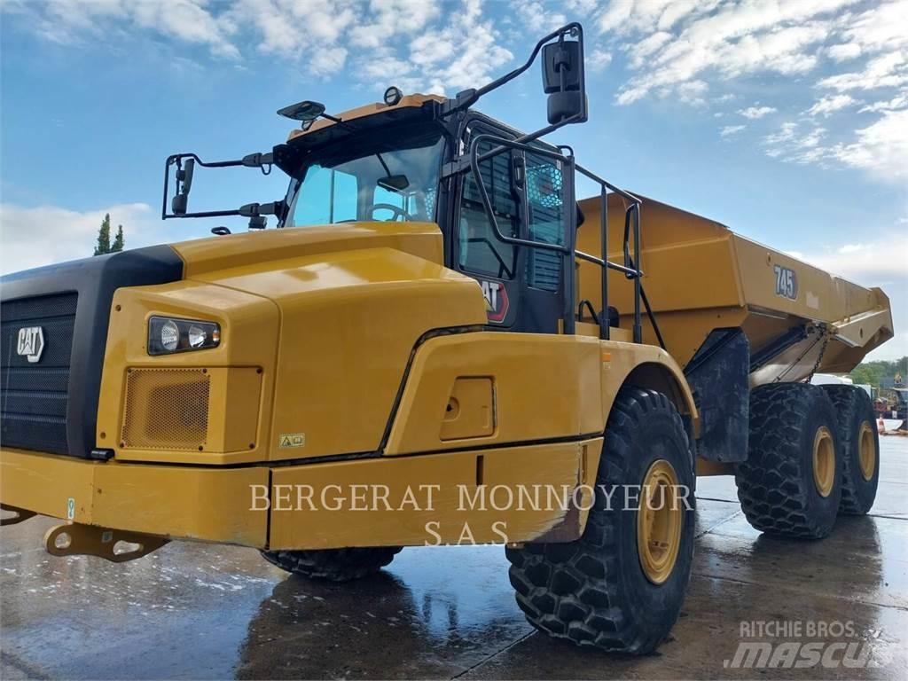 CAT 745 鉸接式起吊車