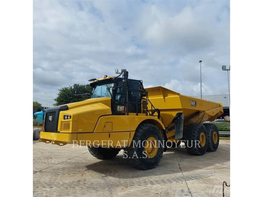 CAT 745 鉸接式起吊車