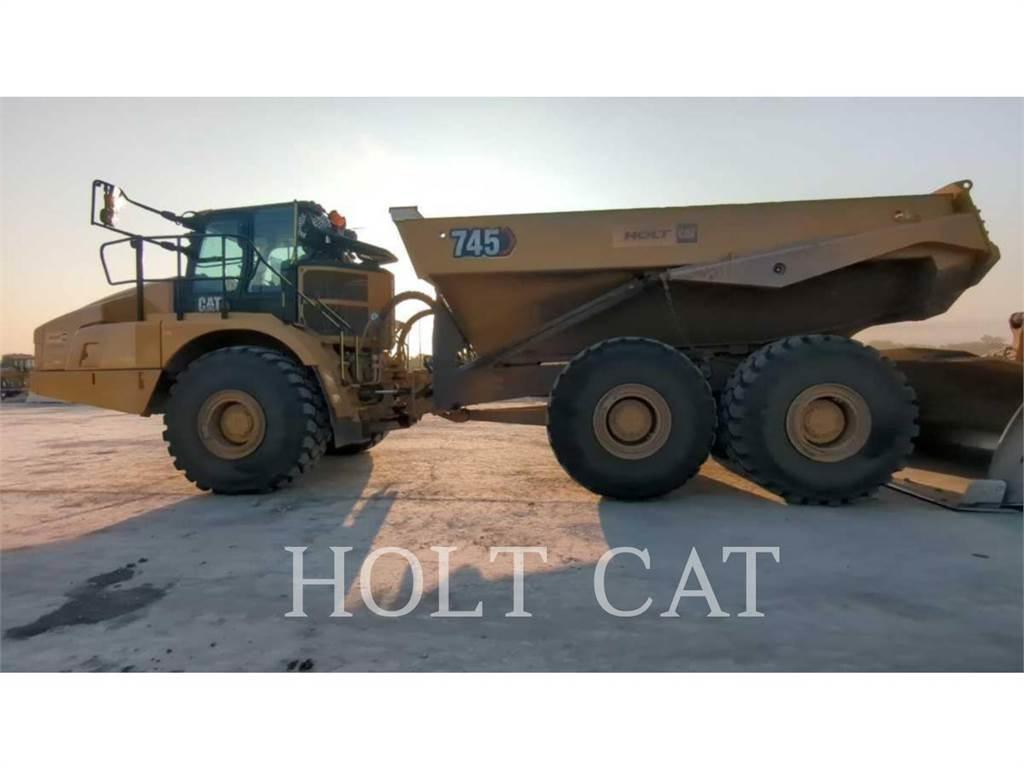 CAT 745 鉸接式起吊車