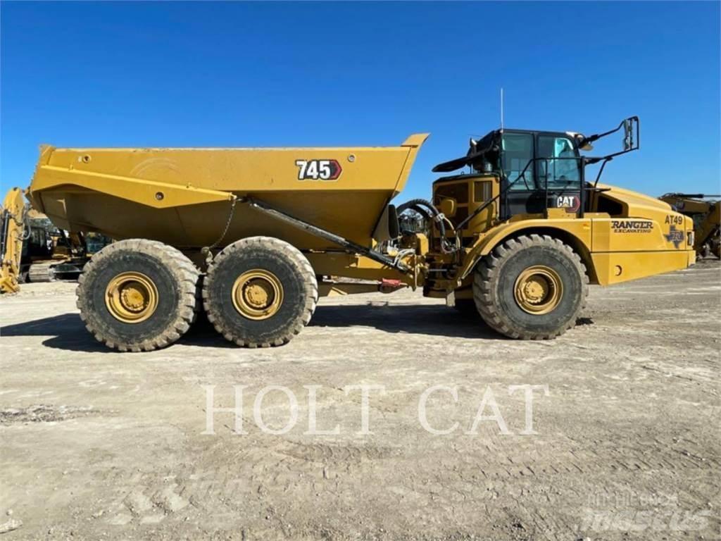CAT 745 鉸接式起吊車