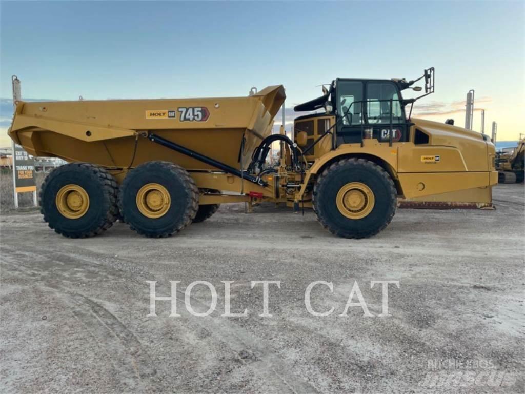 CAT 745 鉸接式起吊車
