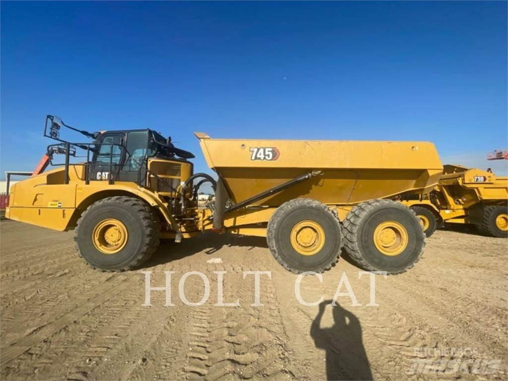CAT 745 鉸接式起吊車