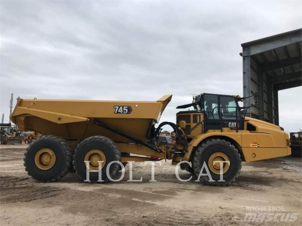 CAT 745 鉸接式起吊車