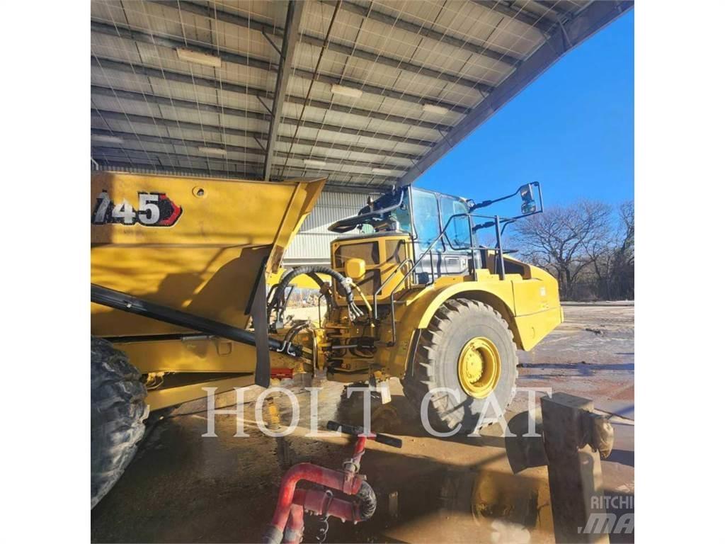 CAT 745 鉸接式起吊車