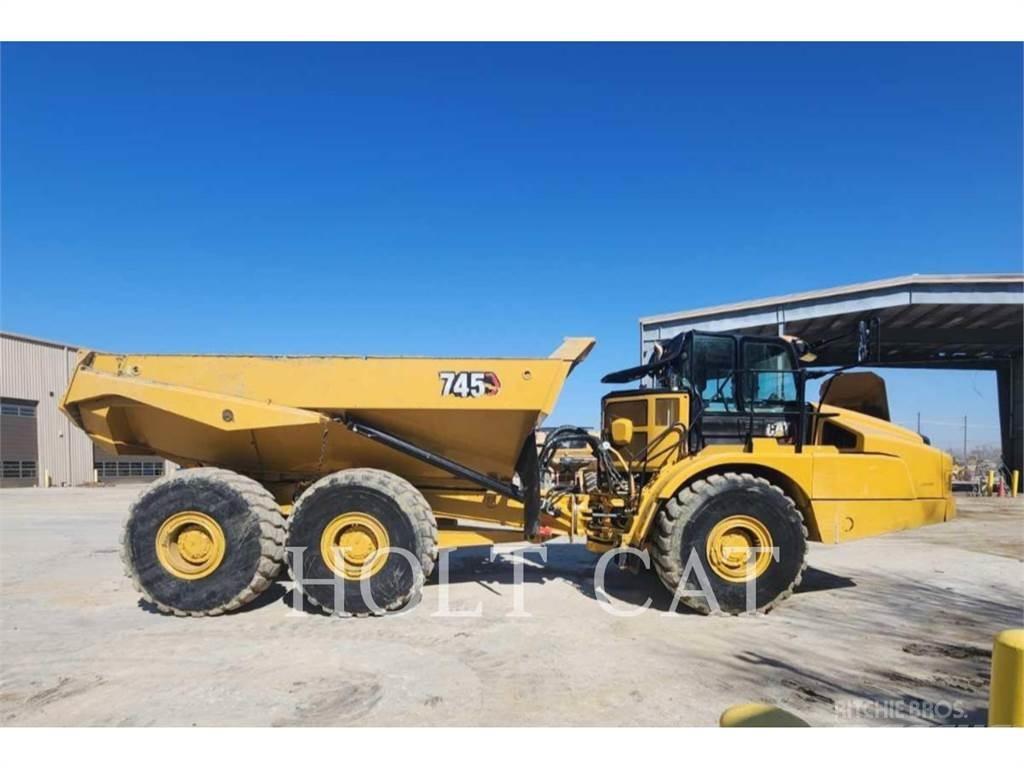 CAT 745 鉸接式起吊車