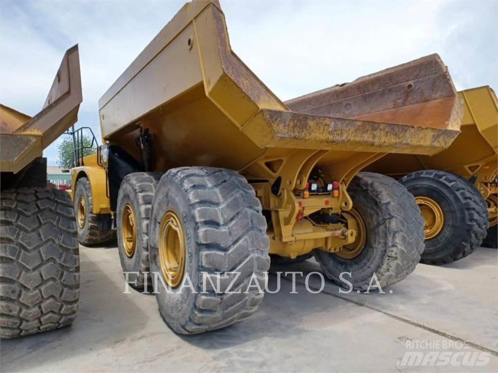 CAT 745 鉸接式起吊車