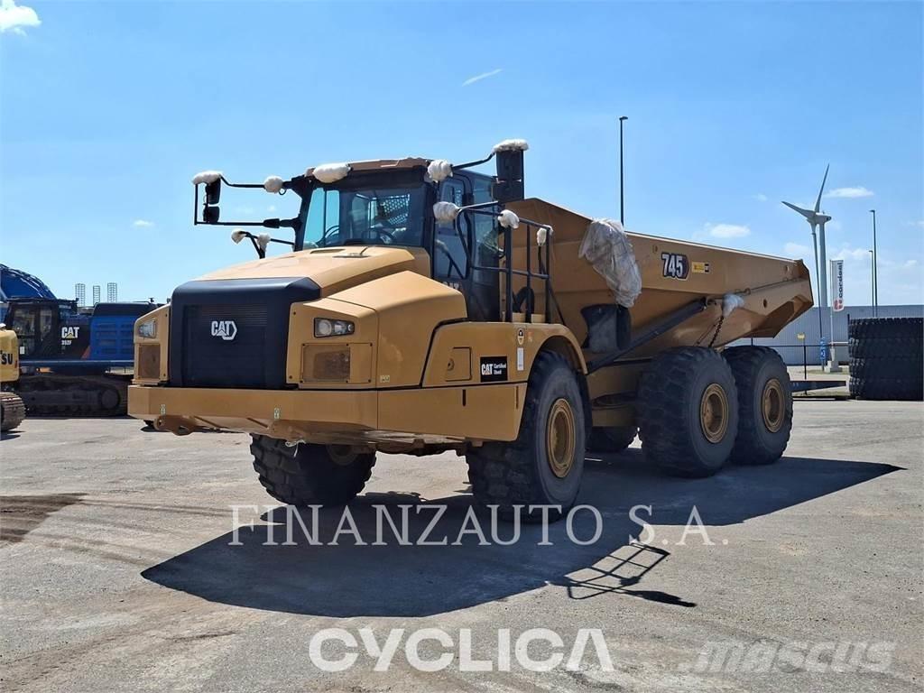 CAT 745 鉸接式起吊車