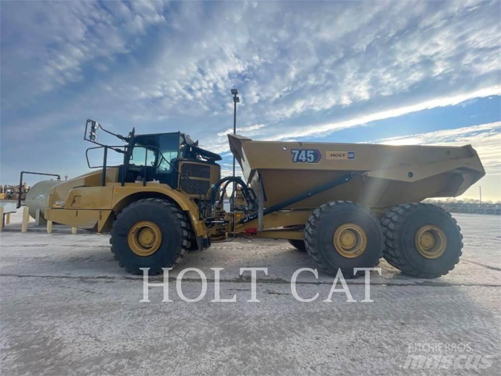 CAT 745 鉸接式起吊車