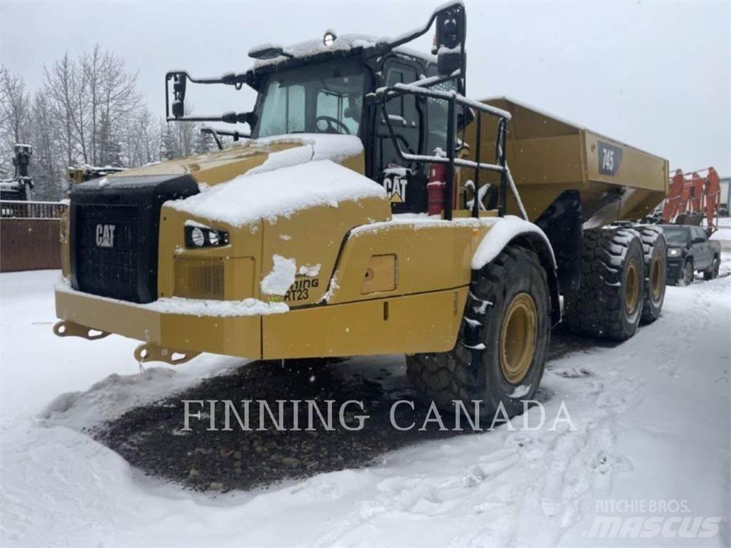 CAT 745 鉸接式起吊車