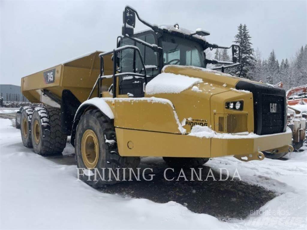 CAT 745 鉸接式起吊車